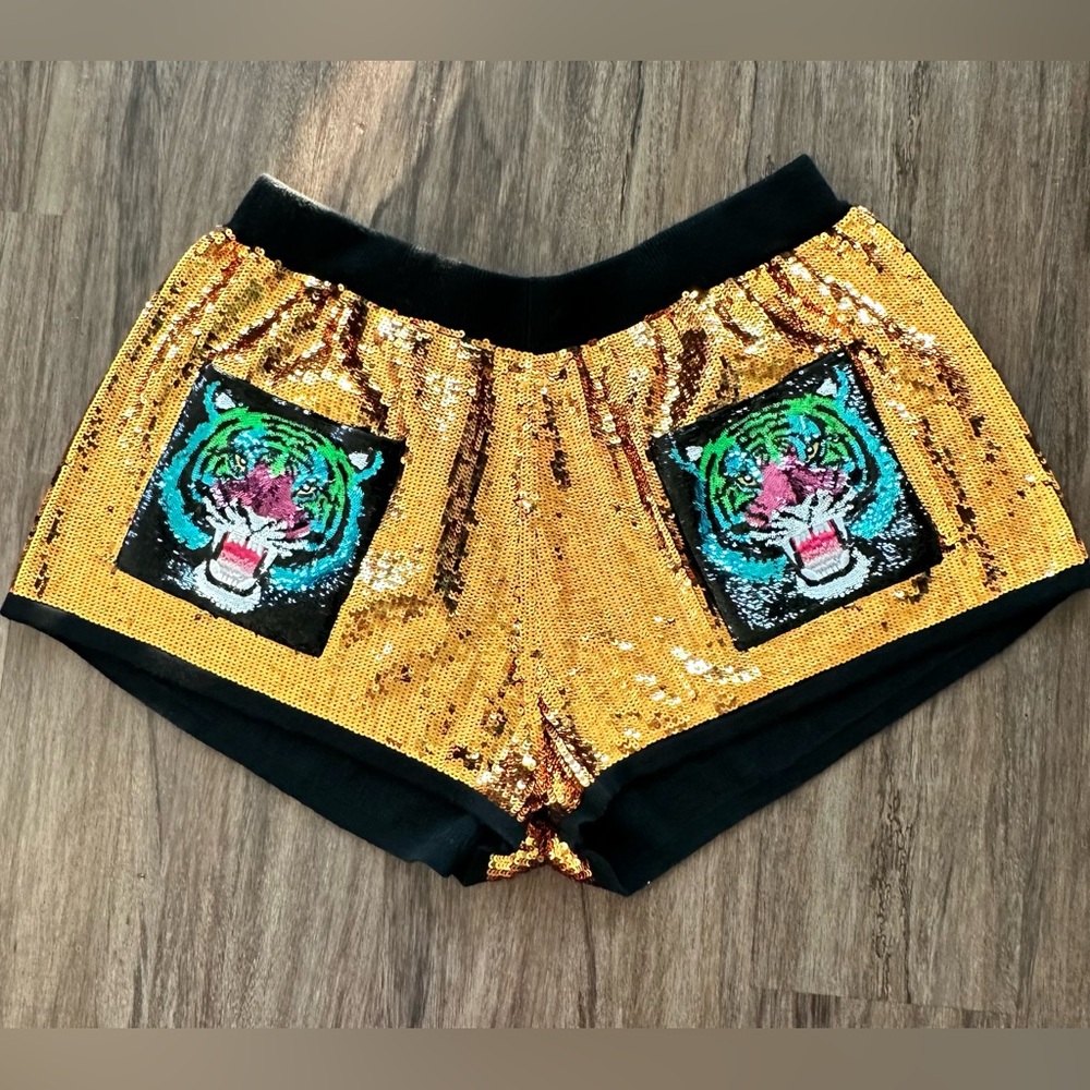 QUEEN OF SPARKLES Gold Rainbow Tiger Sequin Shorts. Size 2XL